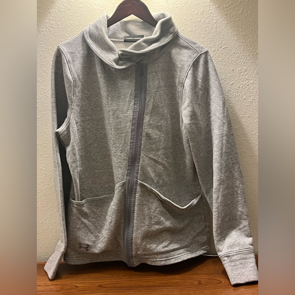 Under Armour Women's Asymmetrical Zip-Up Sweatshirt – Size L (EUC)